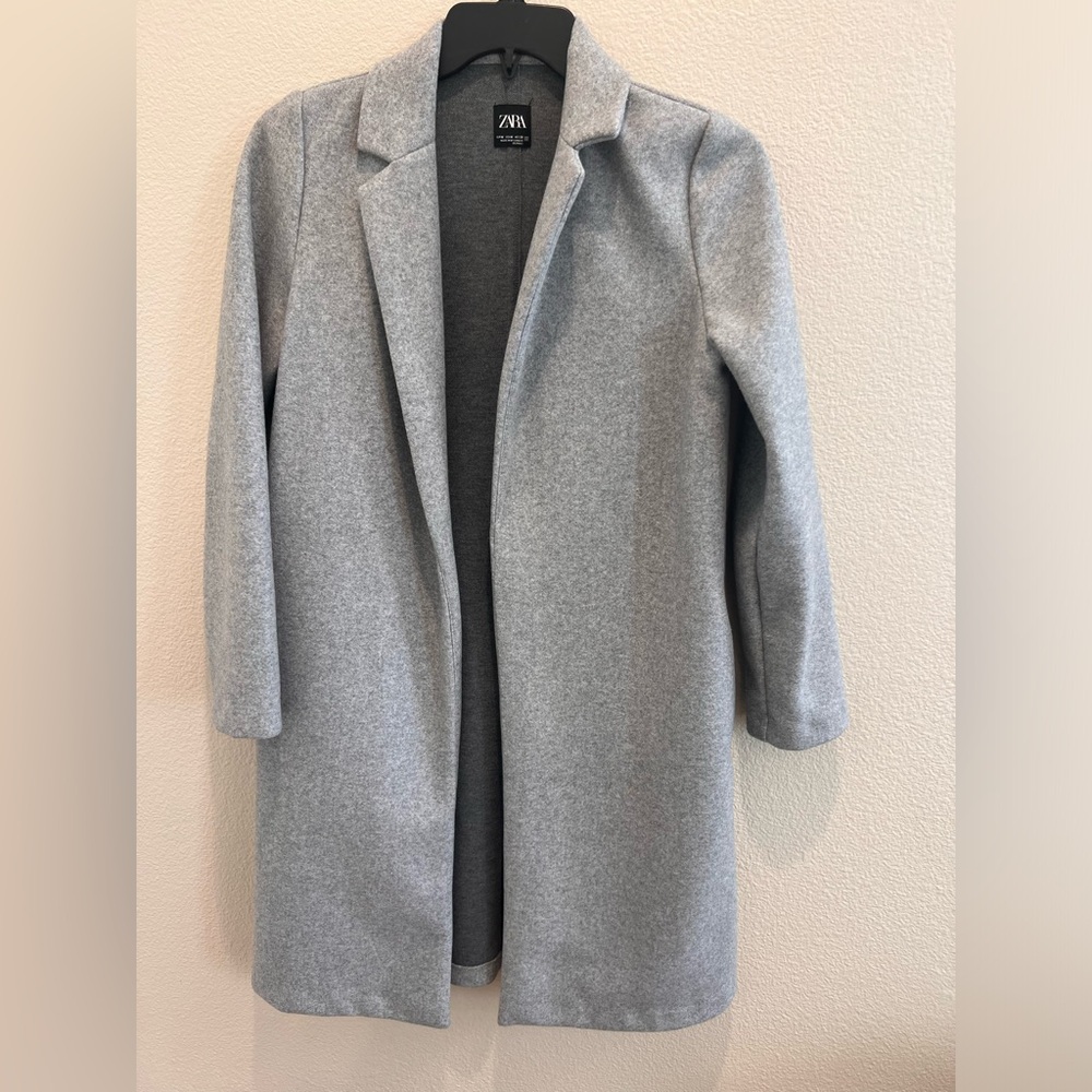Zara grey light winter coat Size Medium